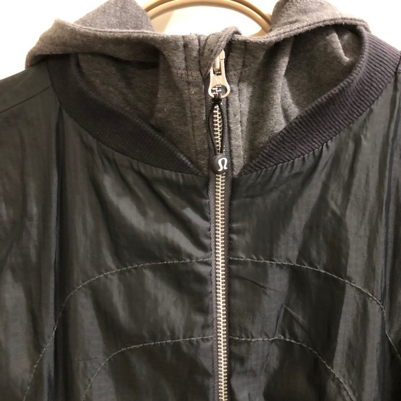 Lululemon jacket with hood - Picture 4 of 8